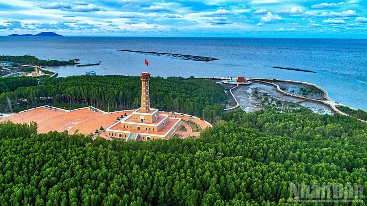 Thuê xe đi Cà Mau từ TPHCM - Hành trình chinh phục điểm cực Nam Tổ quốc