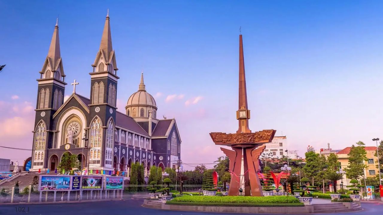 Thuê xe đi Bình Dương từ TPHCM - Dịch vụ chuyên nghiệp, tài xế rành đường